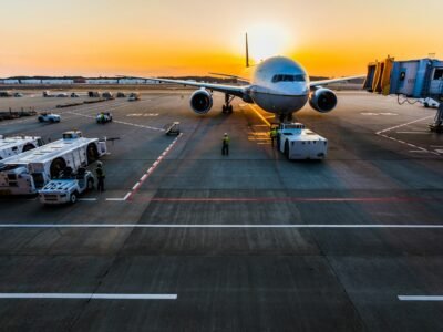 Holiday flights 2026 airplane at a U.S. airport for Thanksgiving and Christmas travel